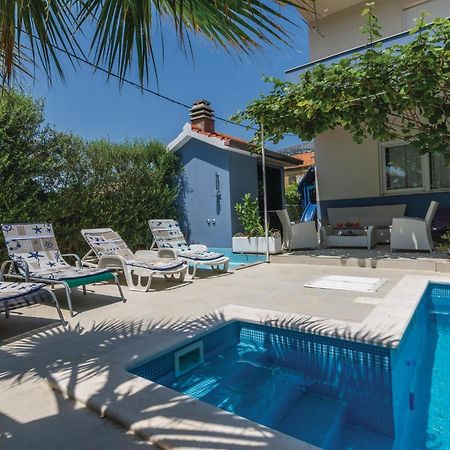 Cozy Home In Kastel Luksic With Wifi คาชเตลา ภายนอก รูปภาพ